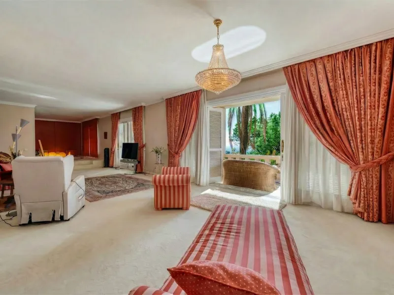 EXCEPTIONAL VILLA  WITH PANORAMIC SEA VIEWS
