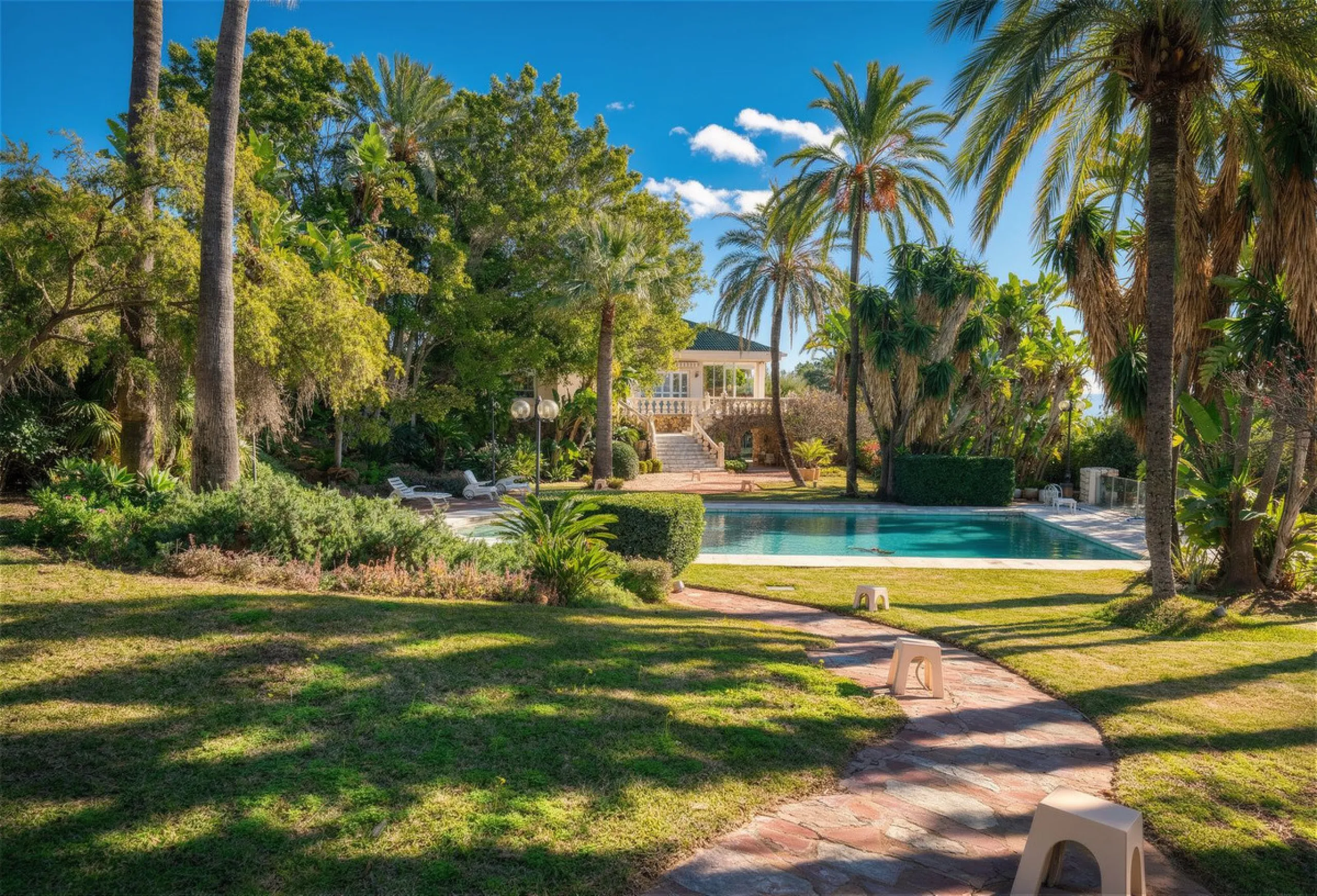 EXCEPTIONAL VILLA  WITH PANORAMIC SEA VIEWS