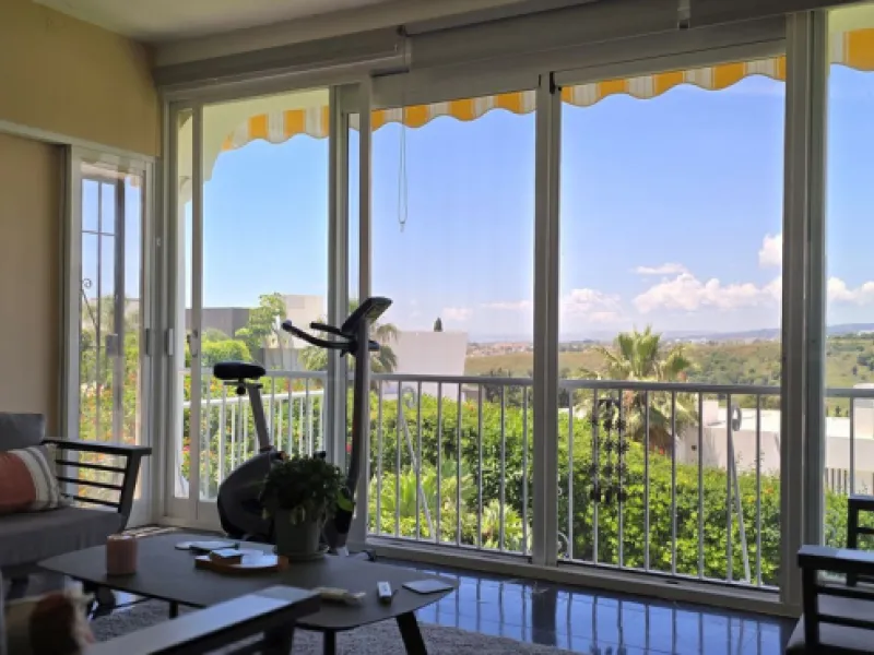 Apartment - Duplex в продаже в El Paraiso, Málaga. В доме 2 спален и 3 ванных комнат. Площадь дома 126 м²