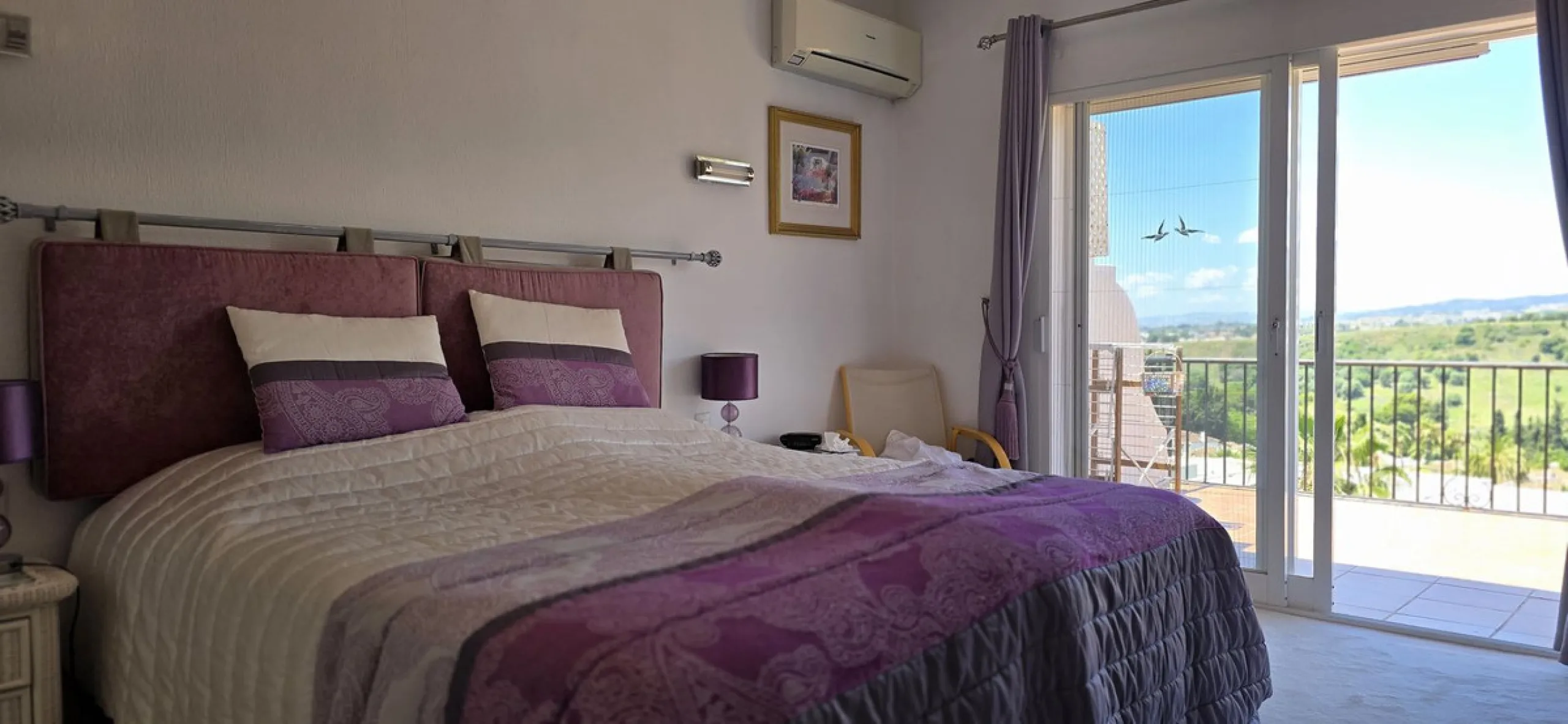 Apartment - Duplex в продаже в El Paraiso, Málaga. В доме 2 спален и 3 ванных комнат. Площадь дома 126 м²