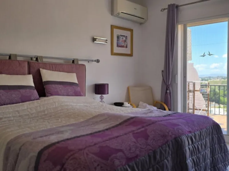 Apartment - Duplex в продаже в El Paraiso, Málaga. В доме 2 спален и 3 ванных комнат. Площадь дома 126 м²