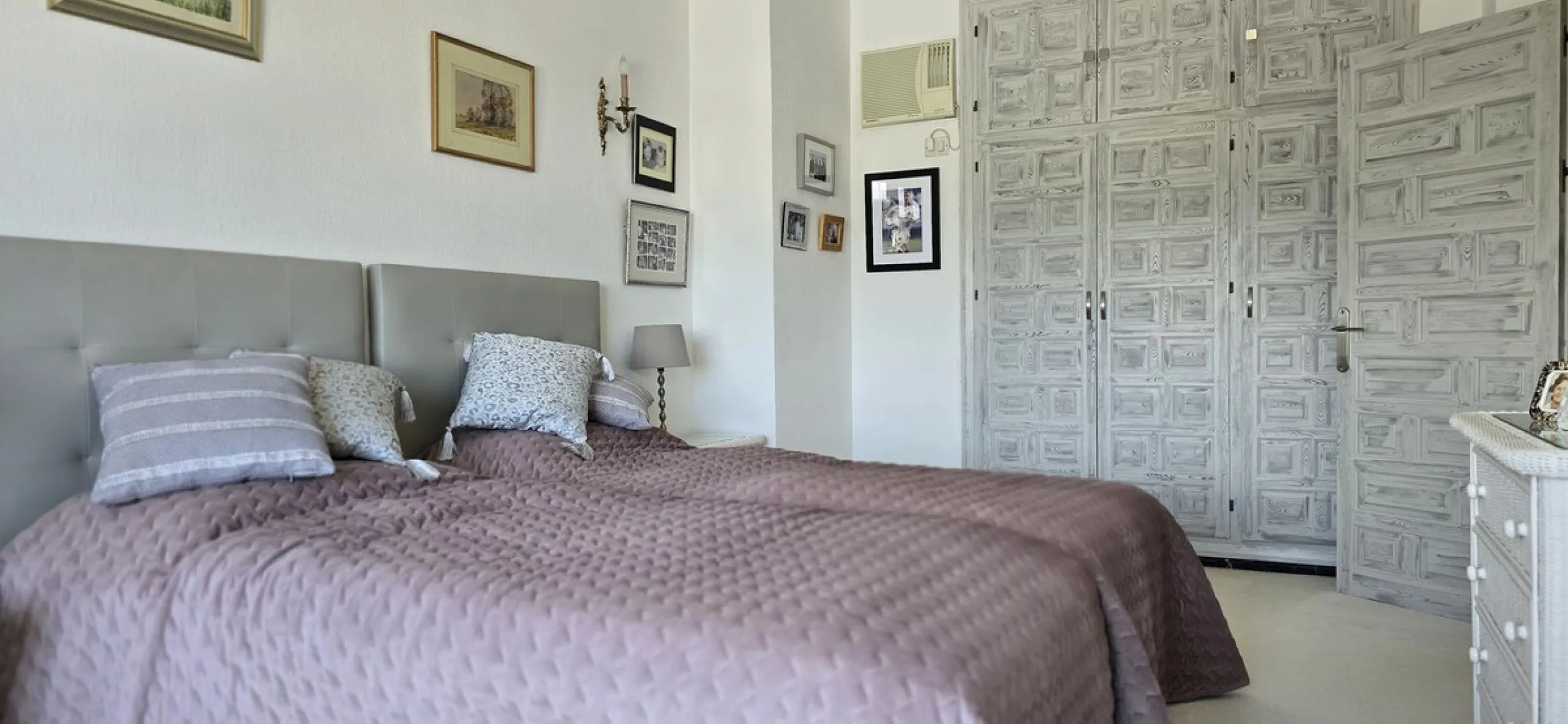 Apartment - Duplex в продаже в El Paraiso, Málaga. В доме 2 спален и 3 ванных комнат. Площадь дома 126 м²