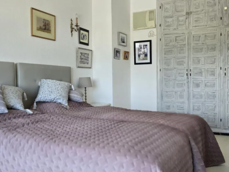 Apartment - Duplex в продаже в El Paraiso, Málaga. В доме 2 спален и 3 ванных комнат. Площадь дома 126 м²