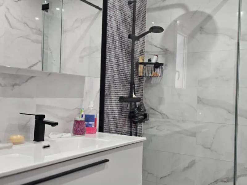 Apartment - Duplex в продаже в El Paraiso, Málaga. В доме 2 спален и 3 ванных комнат. Площадь дома 126 м²