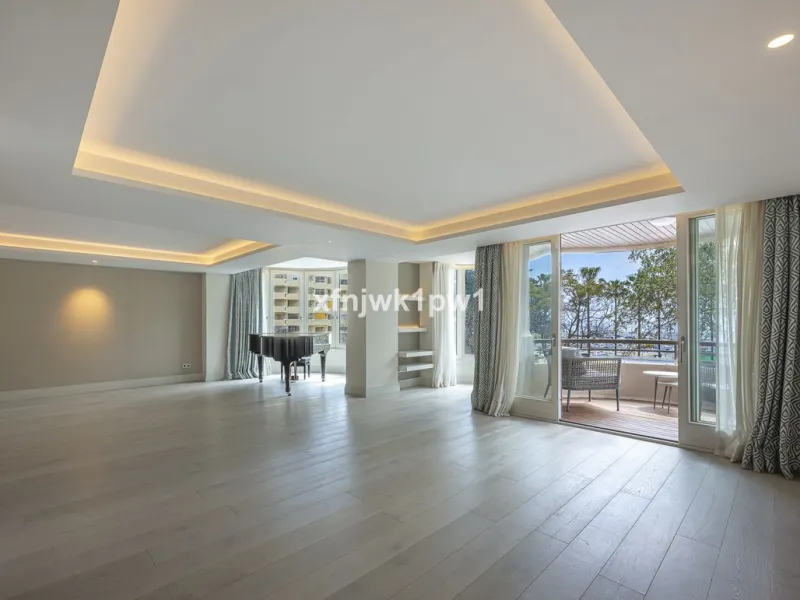 Luxury Home in the Heart of Marbella – Fully Renovated with Sea Views