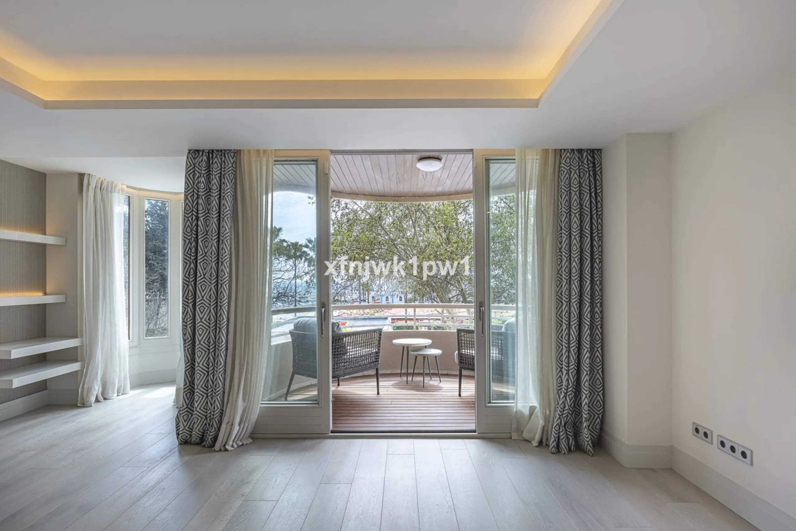 Luxury Home in the Heart of Marbella – Fully Renovated with Sea Views