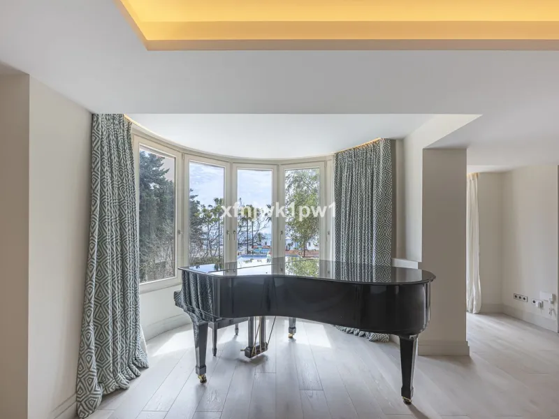 Luxury Home in the Heart of Marbella – Fully Renovated with Sea Views