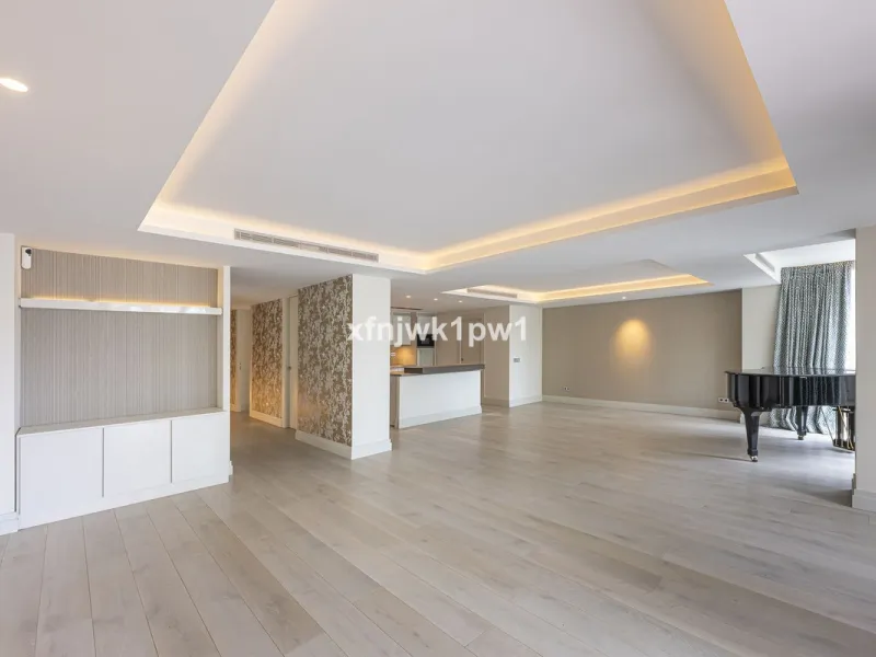 Luxury Home in the Heart of Marbella – Fully Renovated with Sea Views
