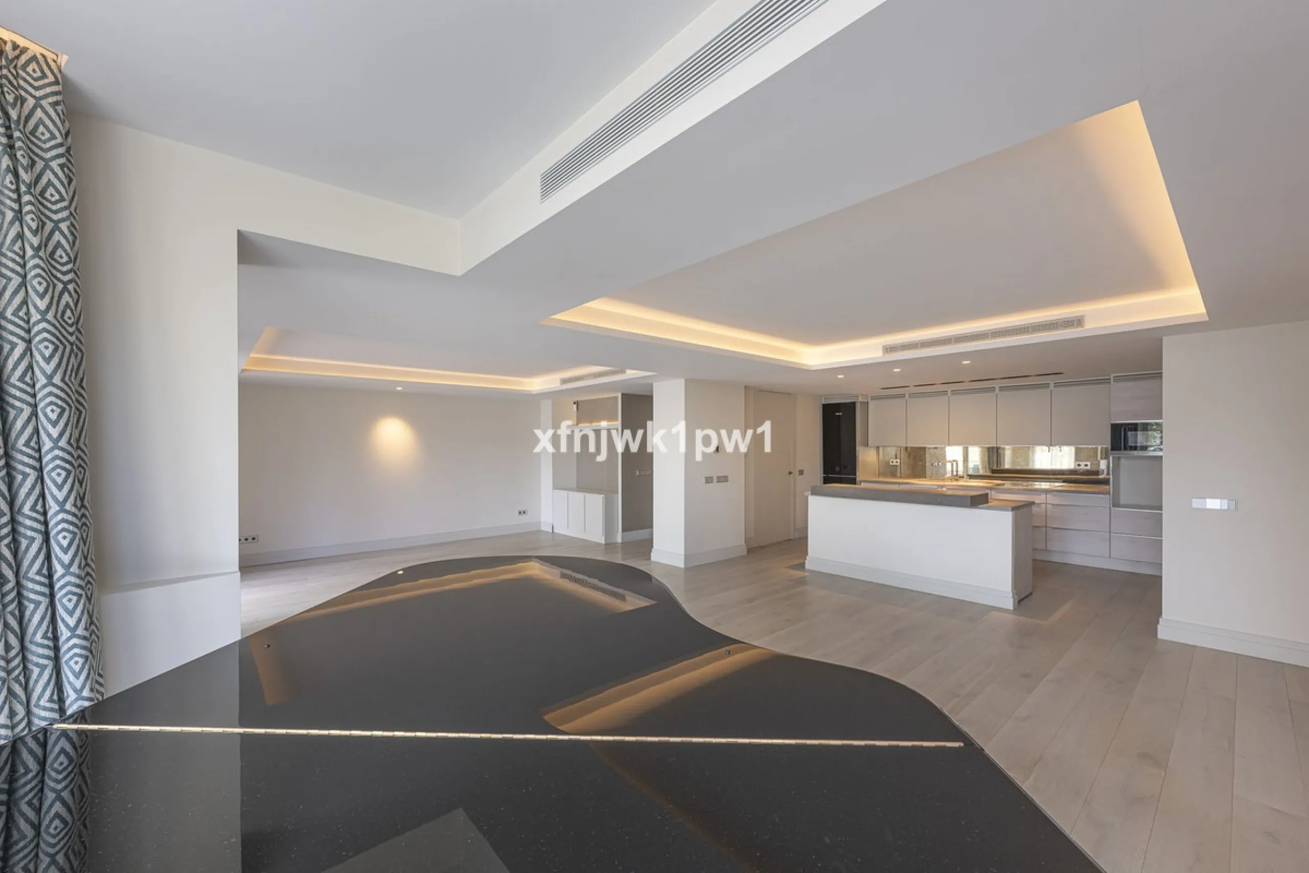 Luxury Home in the Heart of Marbella – Fully Renovated with Sea Views