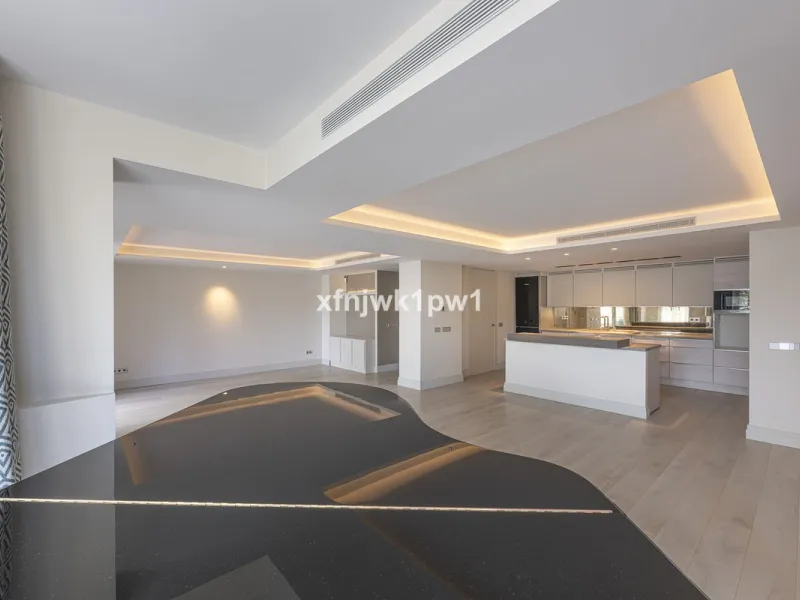 Luxury Home in the Heart of Marbella – Fully Renovated with Sea Views