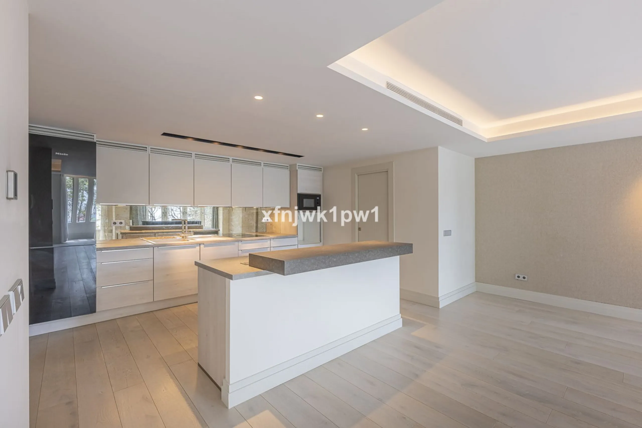 Luxury Home in the Heart of Marbella – Fully Renovated with Sea Views