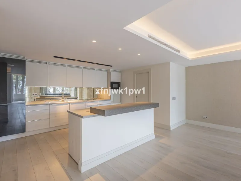 Luxury Home in the Heart of Marbella – Fully Renovated with Sea Views