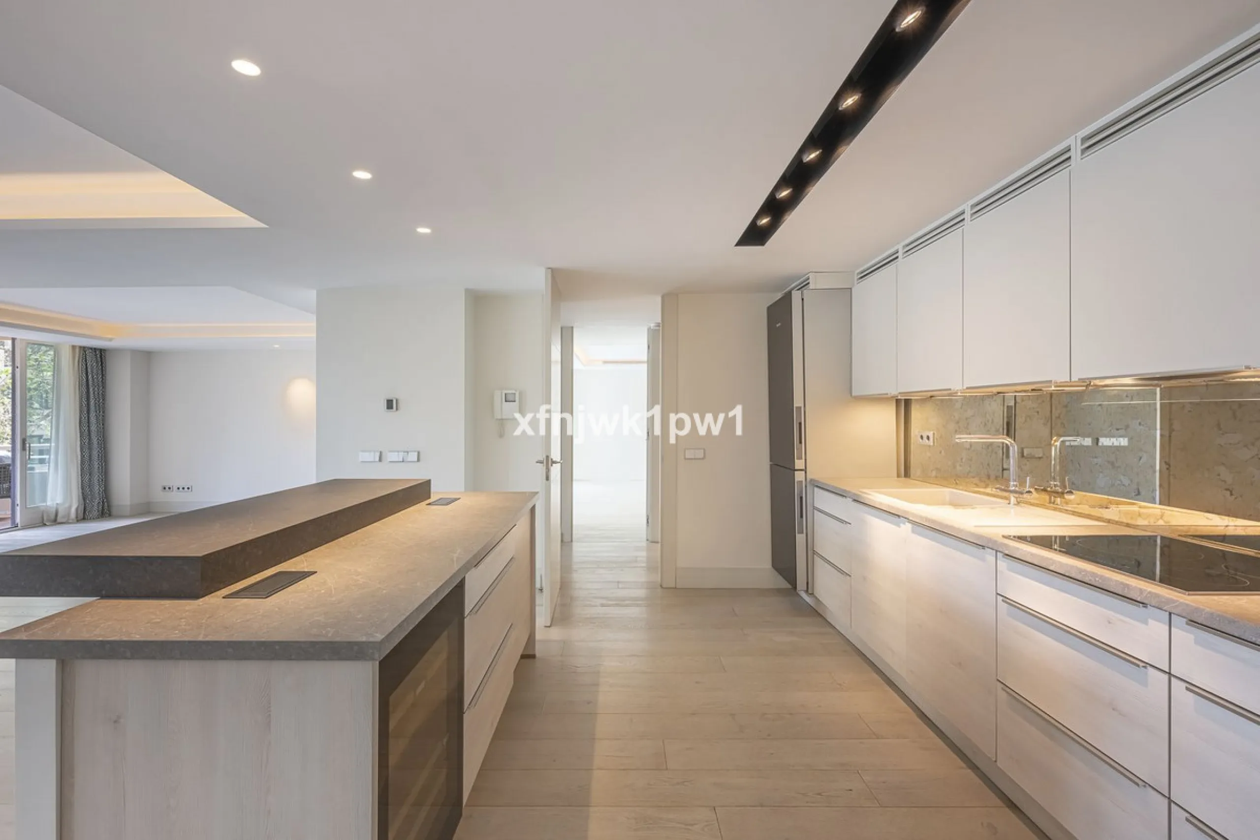 Luxury Home in the Heart of Marbella – Fully Renovated with Sea Views