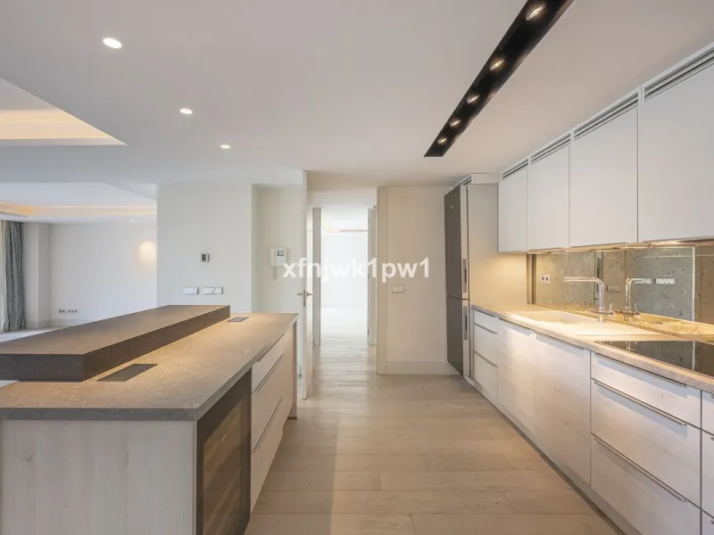 Luxury Home in the Heart of Marbella – Fully Renovated with Sea Views