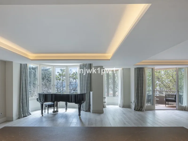 Luxury Home in the Heart of Marbella – Fully Renovated with Sea Views