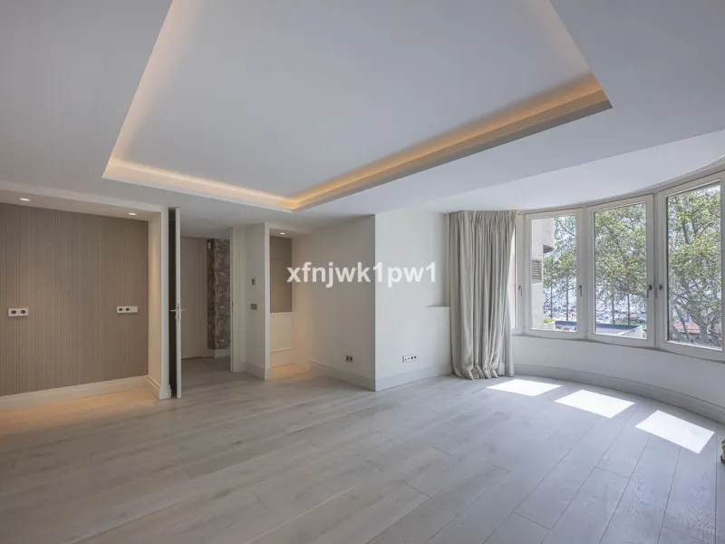 Luxury Home in the Heart of Marbella – Fully Renovated with Sea Views