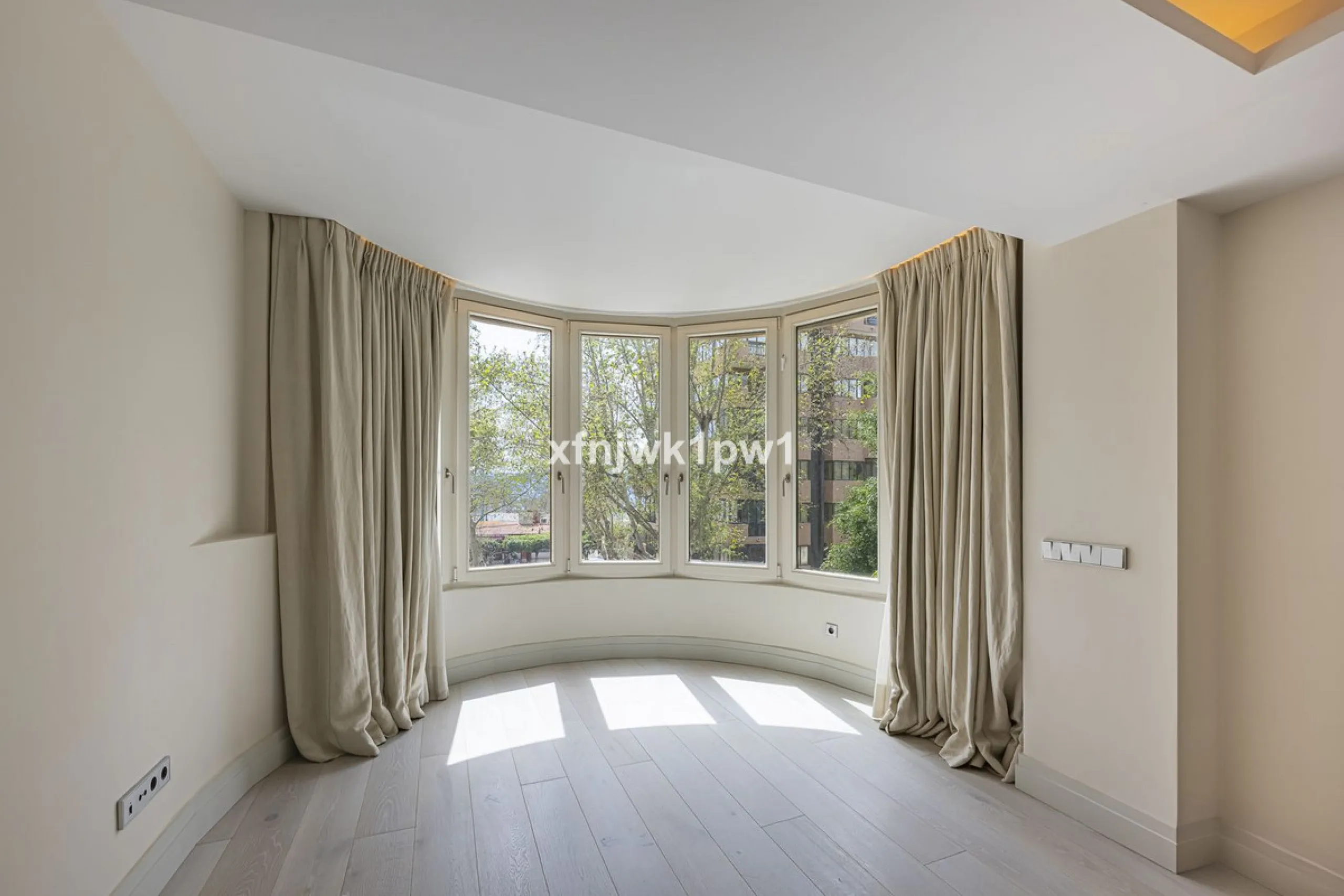 Luxury Home in the Heart of Marbella – Fully Renovated with Sea Views