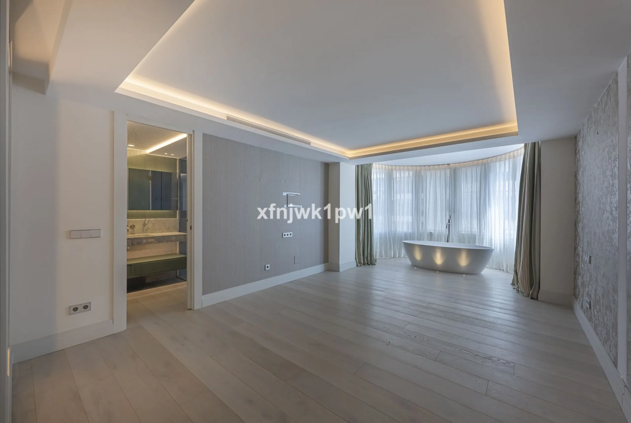 Luxury Home in the Heart of Marbella – Fully Renovated with Sea Views