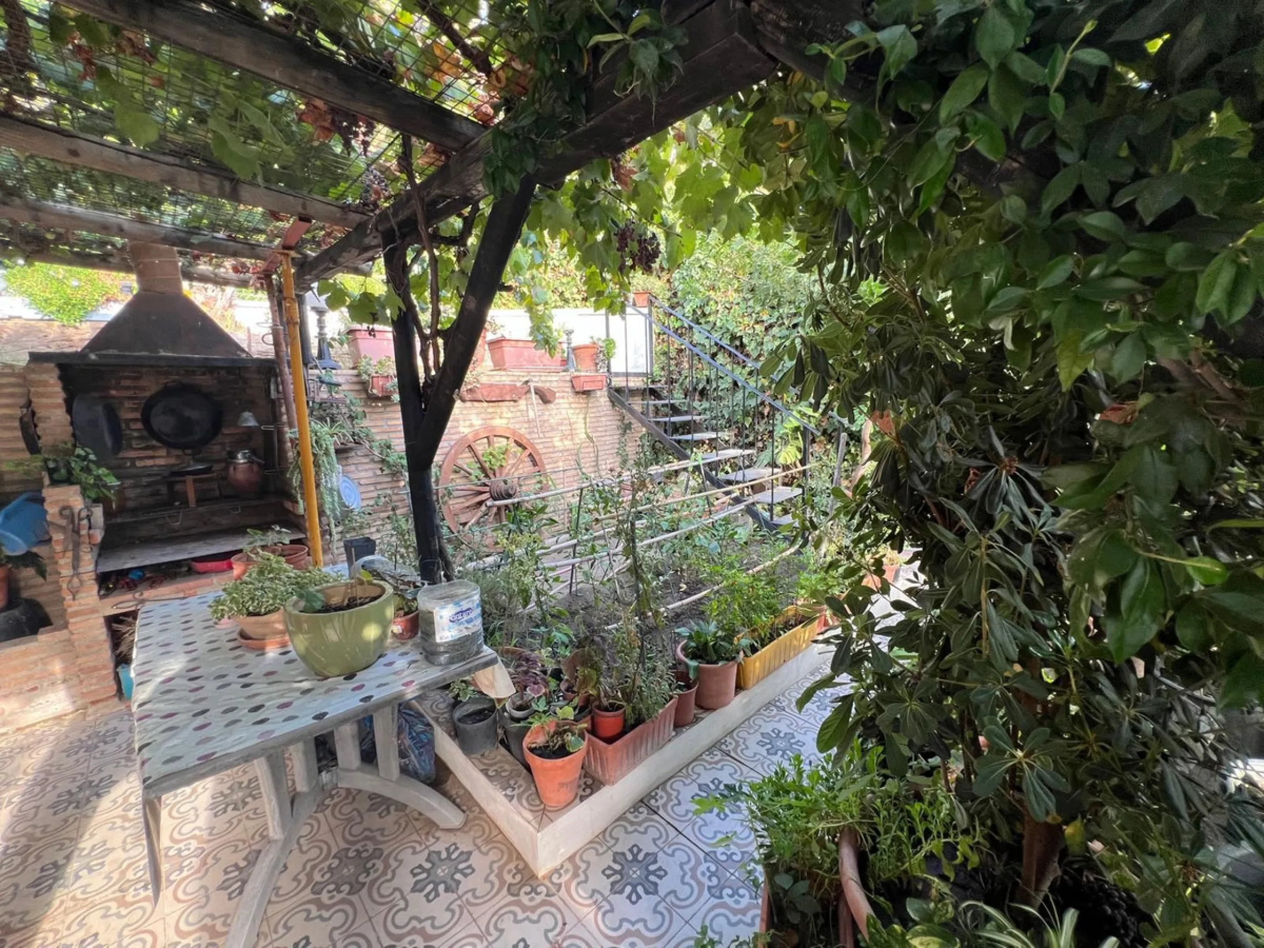 Beautiful semi-detached house in Estepona town close to all services, shops, restaurants, schools, sports