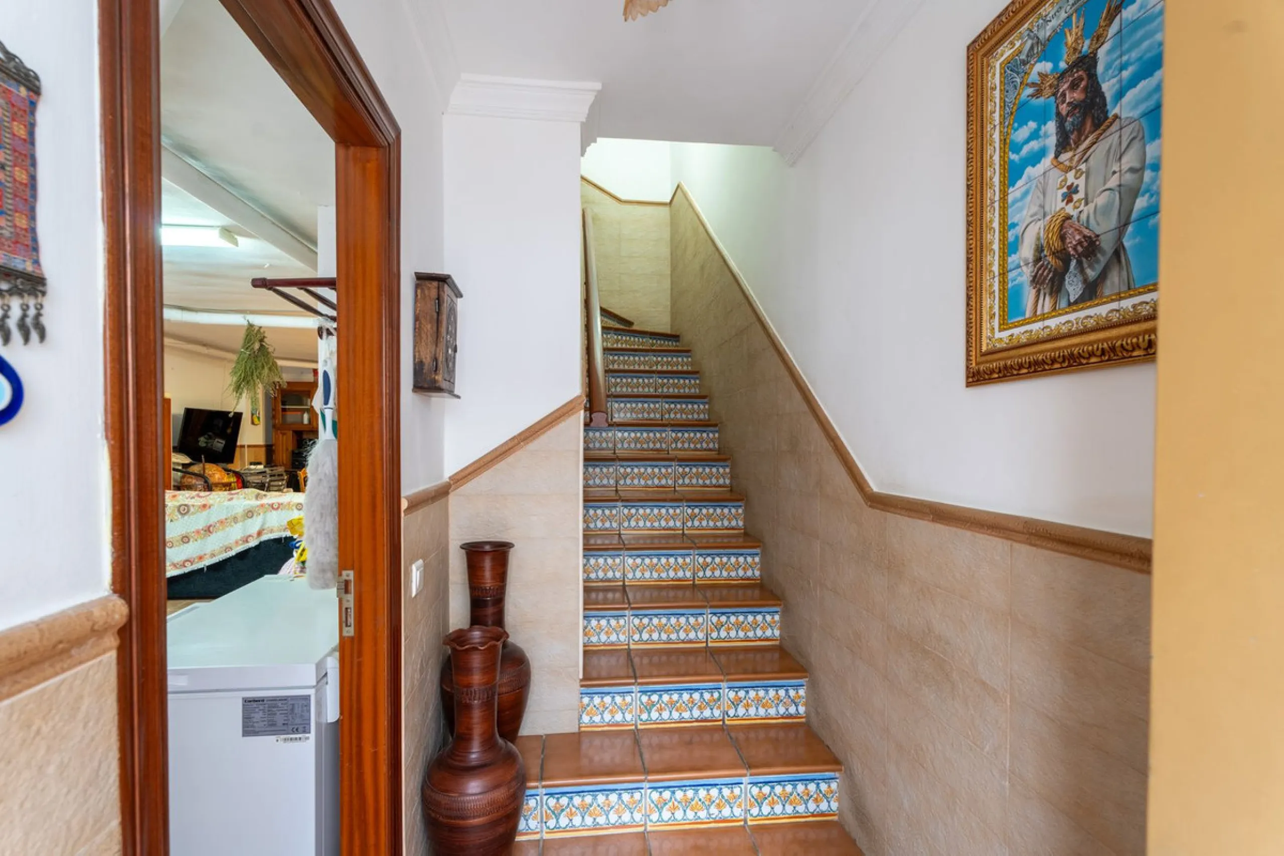 Beautiful semi-detached house in Estepona town close to all services, shops, restaurants, schools, sports