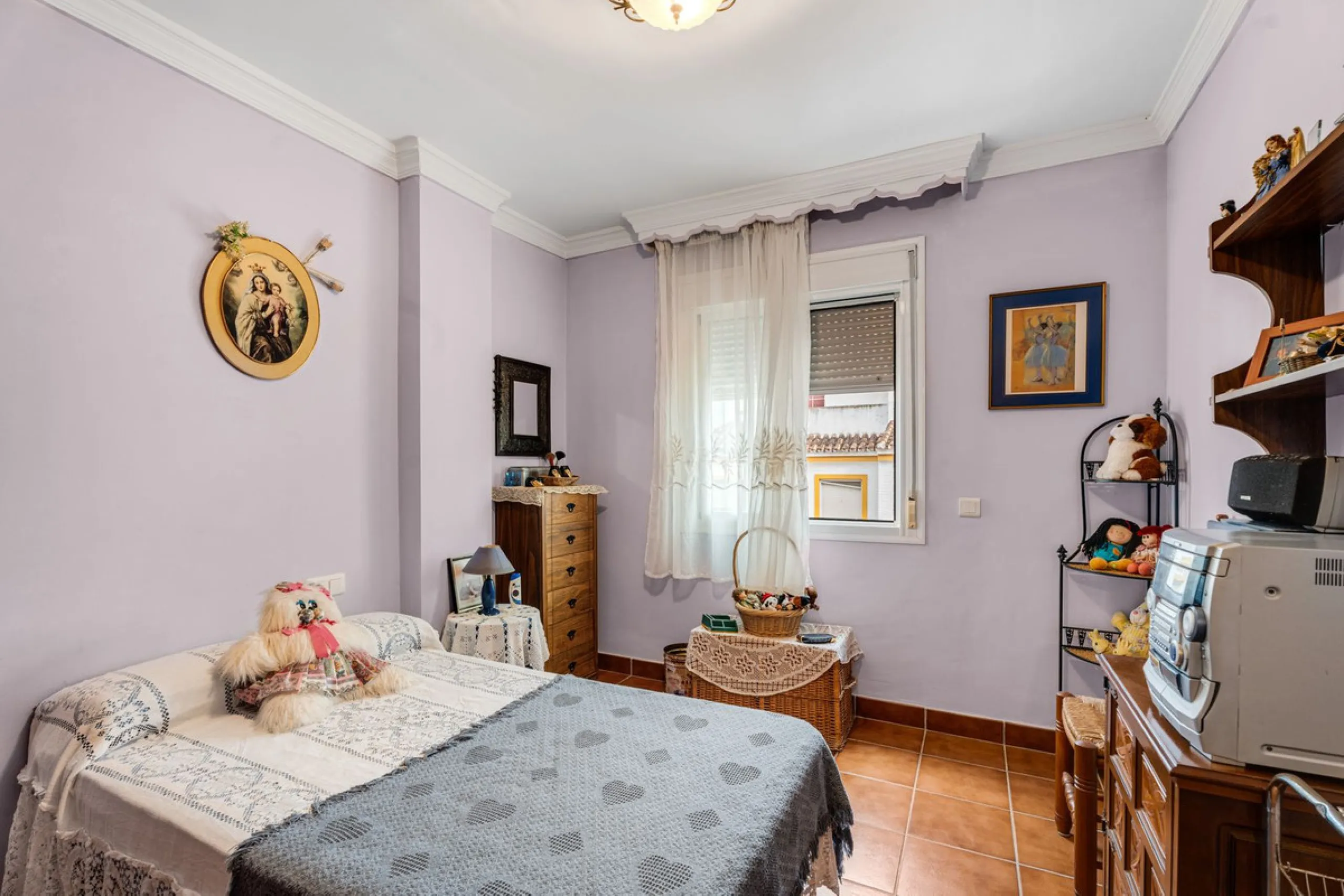 Beautiful semi-detached house in Estepona town close to all services, shops, restaurants, schools, sports