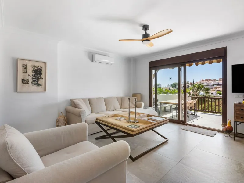 Elegant 3-Bedroom Semi-Detached House with Private Pool, Golf Views & Dream Location – Marbella
