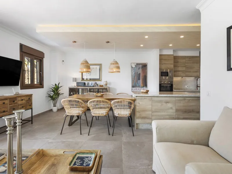 Elegant 3-Bedroom Semi-Detached House with Private Pool, Golf Views & Dream Location – Marbella