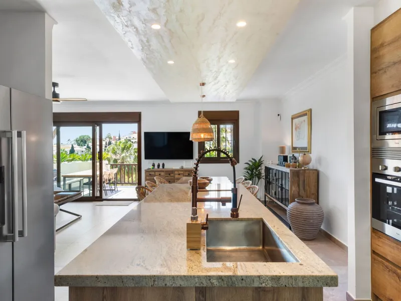 Elegant 3-Bedroom Semi-Detached House with Private Pool, Golf Views & Dream Location – Marbella
