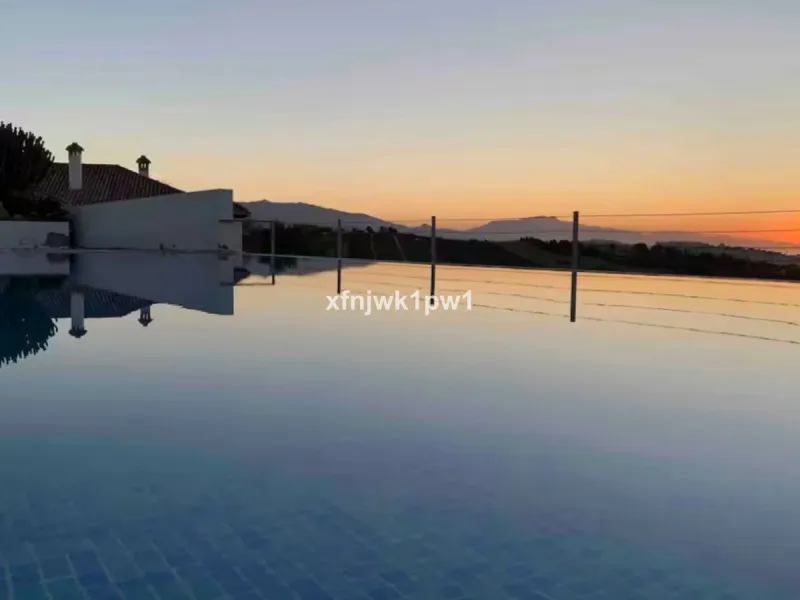 Exceptional Luxury Estate Near Sotogrande – Rare 10,000 m² Plot with Sea Views