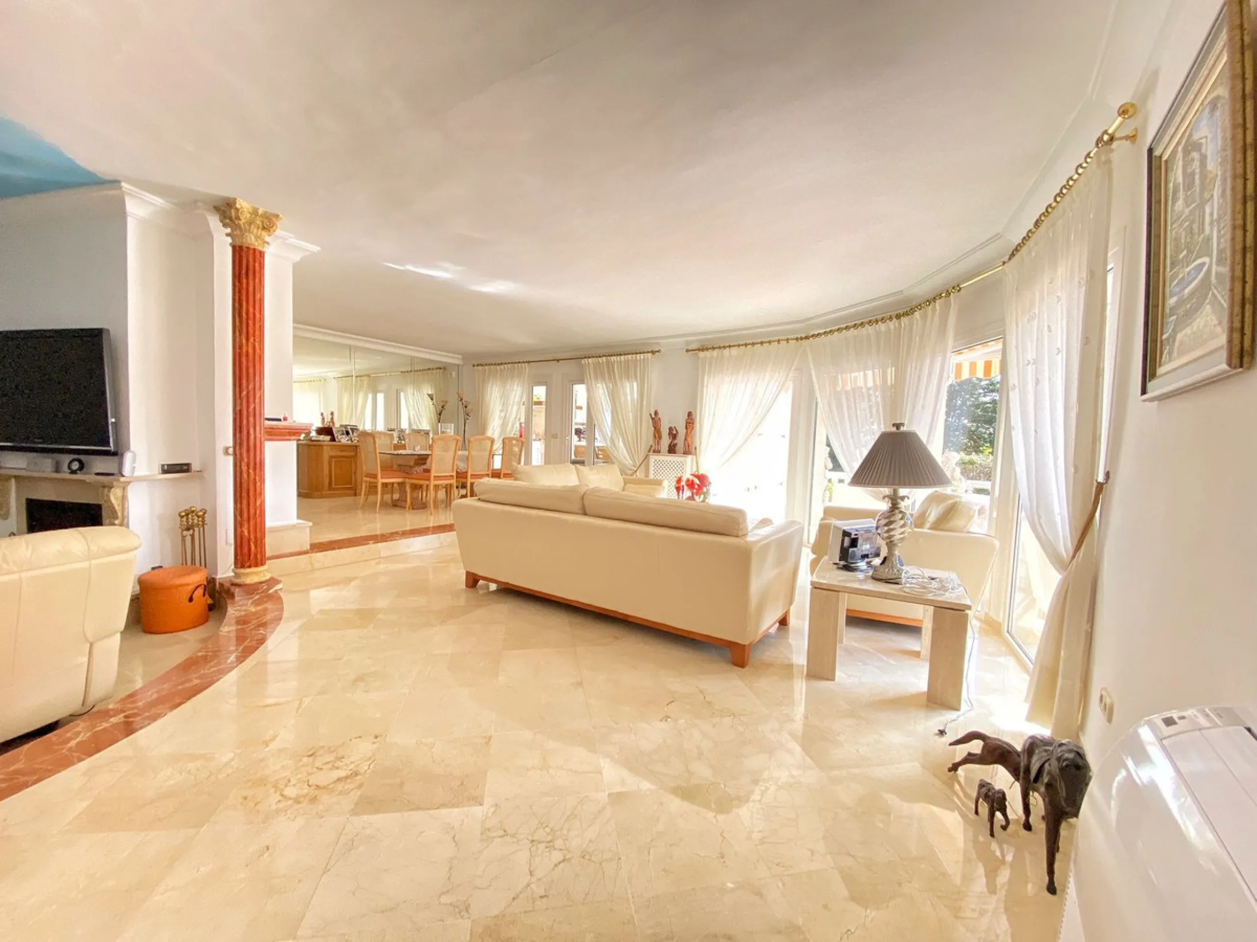 **Detached Villa  in Rocio de Nagueles  **