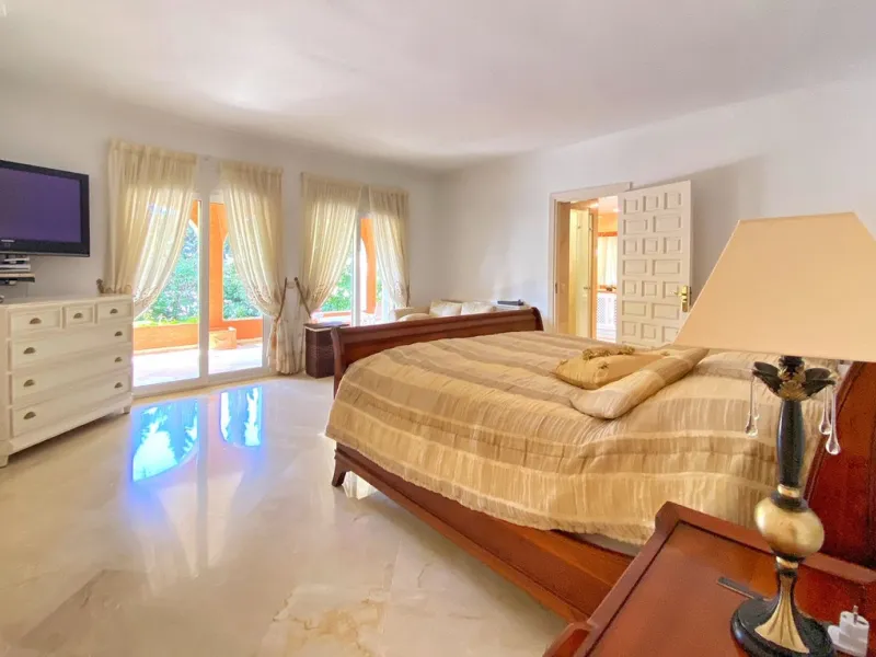 **Detached Villa  in Rocio de Nagueles  **