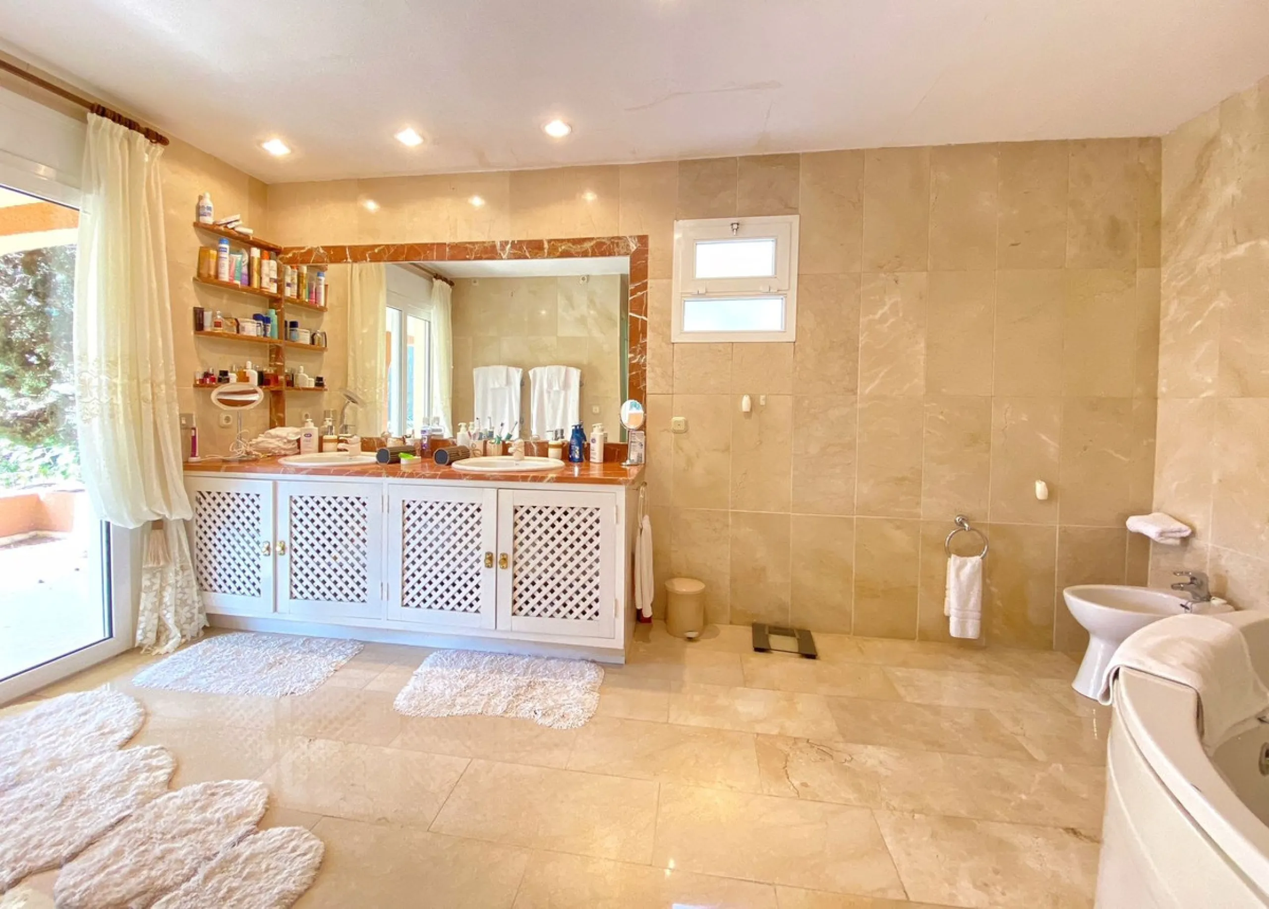 **Detached Villa  in Rocio de Nagueles  **