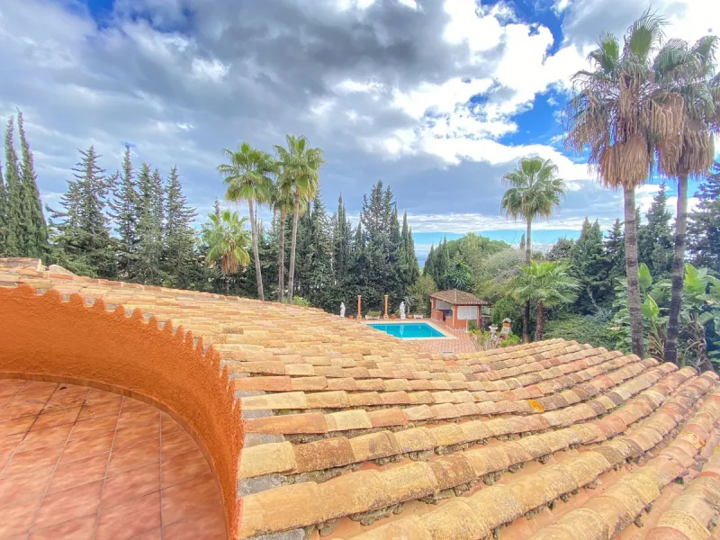**Detached Villa  in Rocio de Nagueles  **