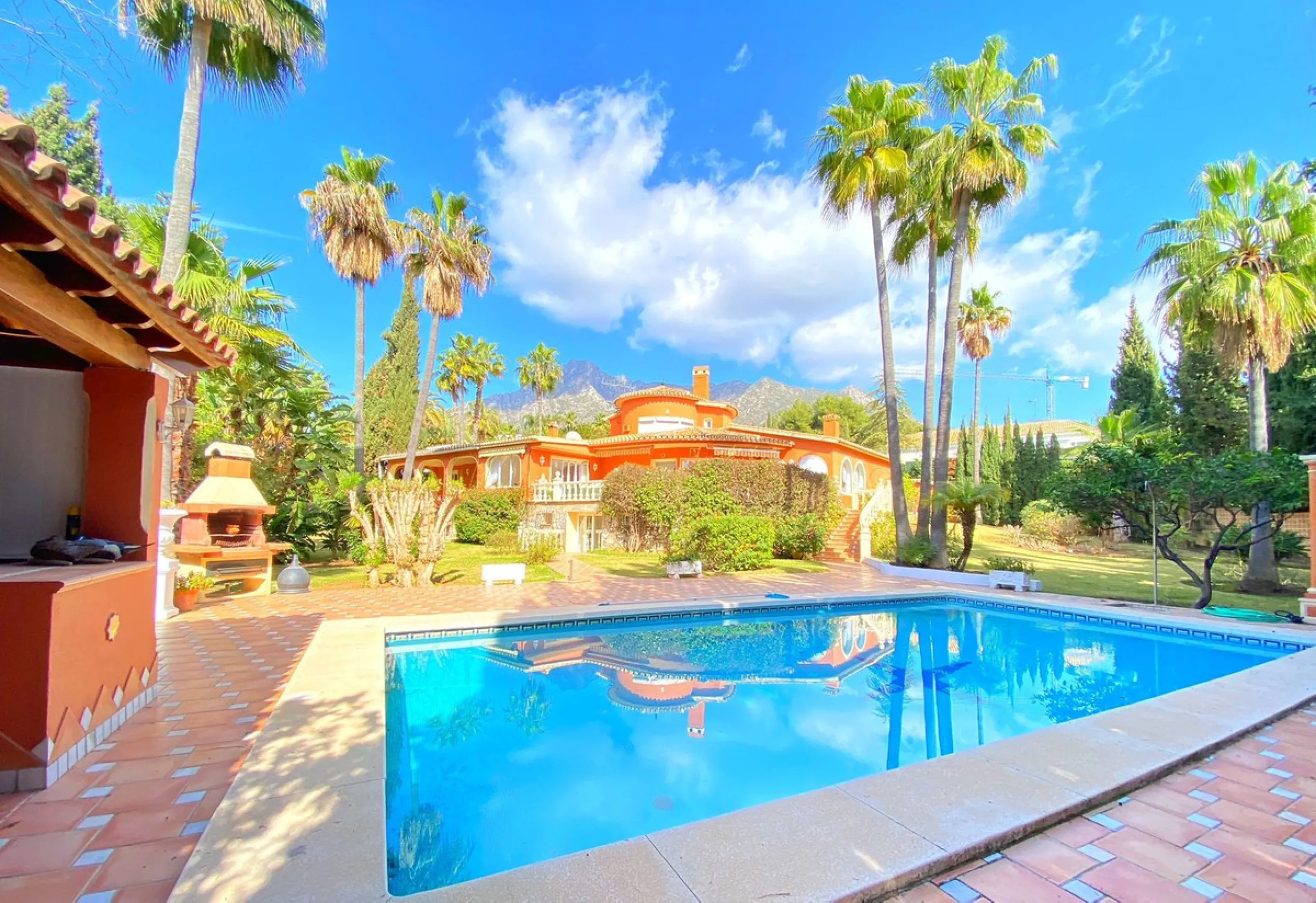 **Detached Villa  in Rocio de Nagueles  **