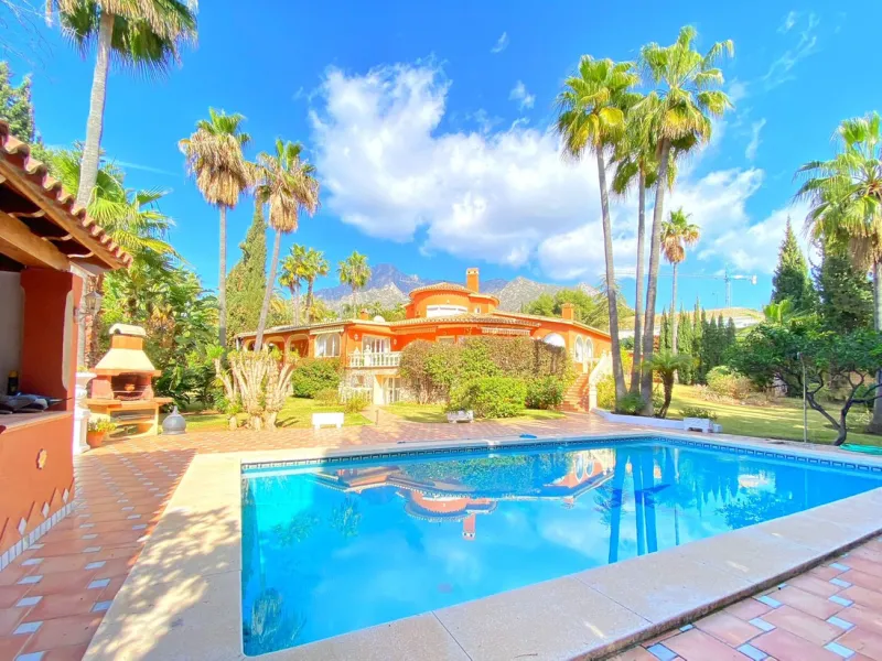 **Detached Villa  in Rocio de Nagueles  **