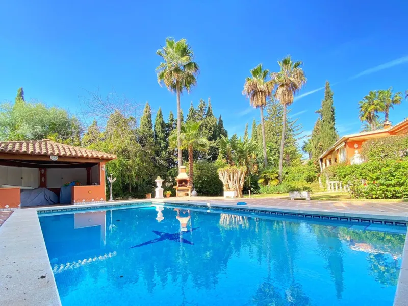 **Detached Villa  in Rocio de Nagueles  **