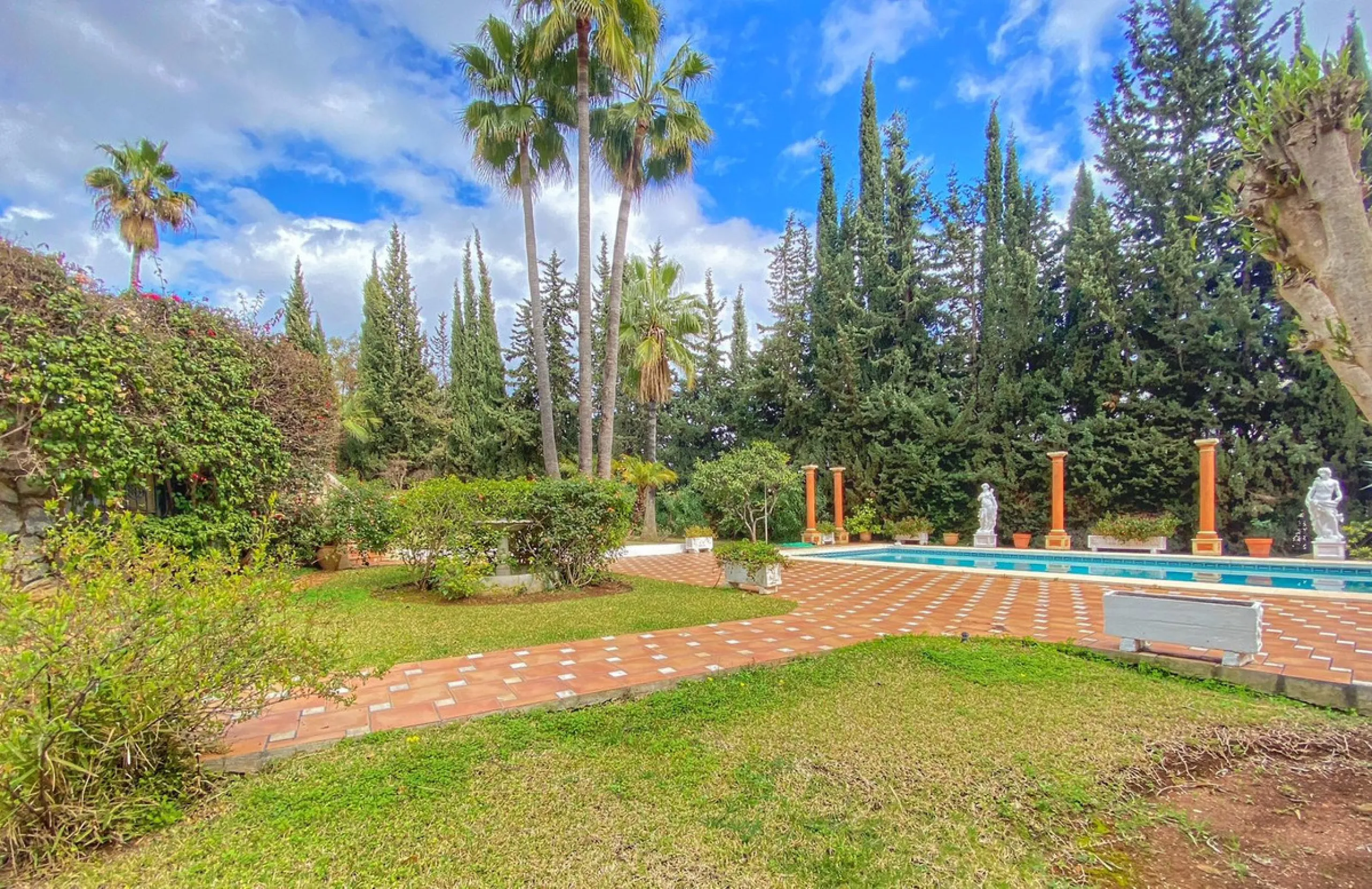 **Detached Villa  in Rocio de Nagueles  **