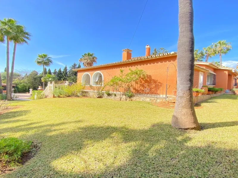 **Detached Villa  in Rocio de Nagueles  **