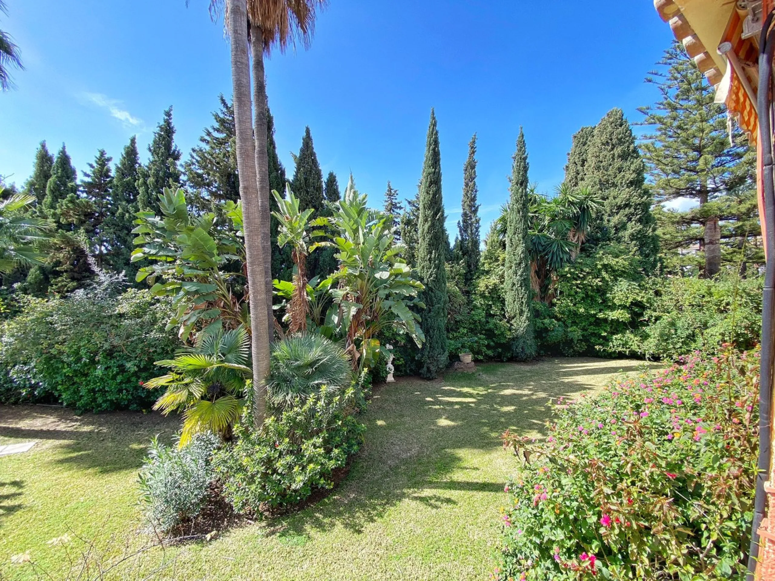 **Detached Villa  in Rocio de Nagueles  **