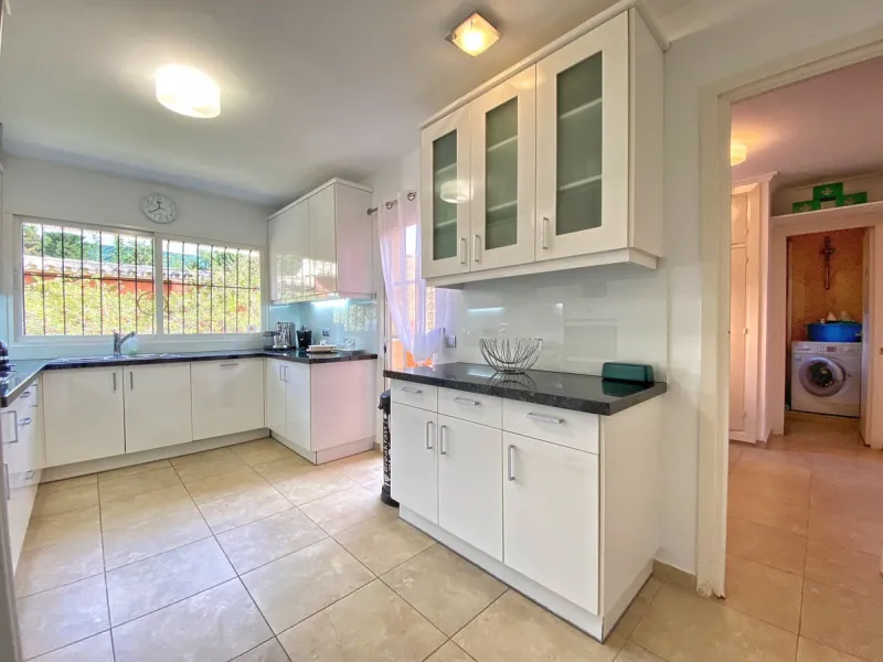 **Detached Villa  in Rocio de Nagueles  **