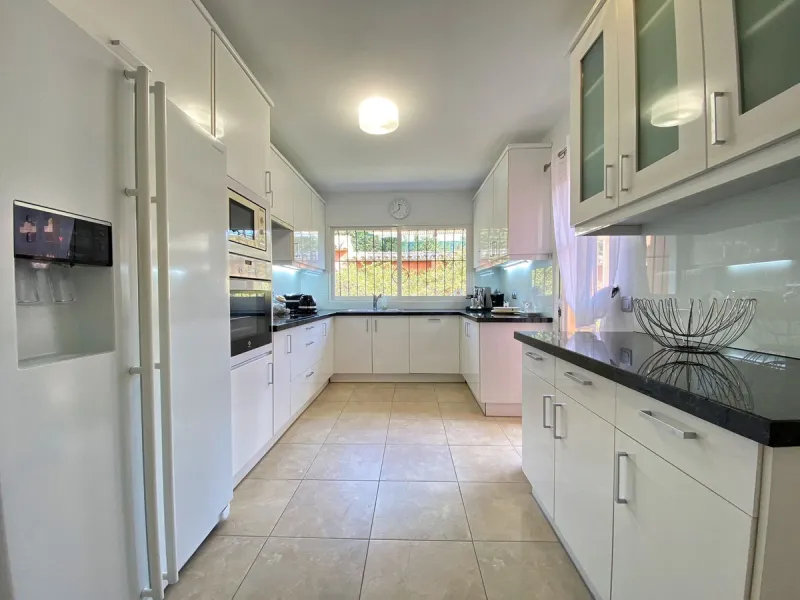 **Detached Villa  in Rocio de Nagueles  **