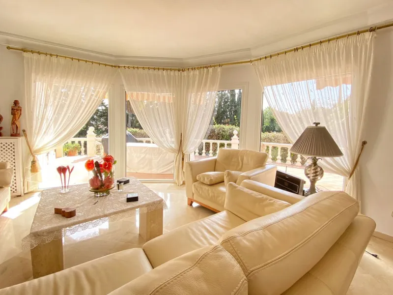**Detached Villa  in Rocio de Nagueles  **