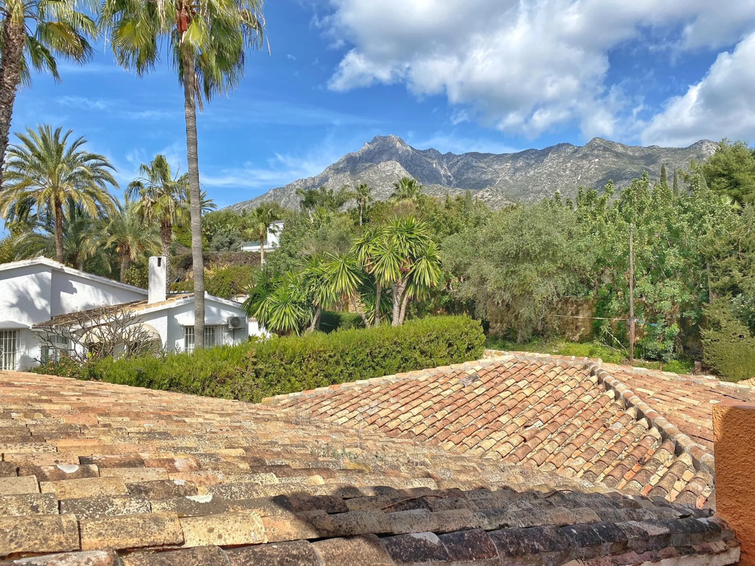 **Detached Villa  in Rocio de Nagueles  **