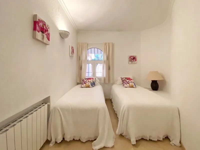 **Detached Villa  in Rocio de Nagueles  **