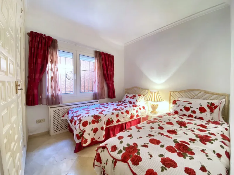 **Detached Villa  in Rocio de Nagueles  **
