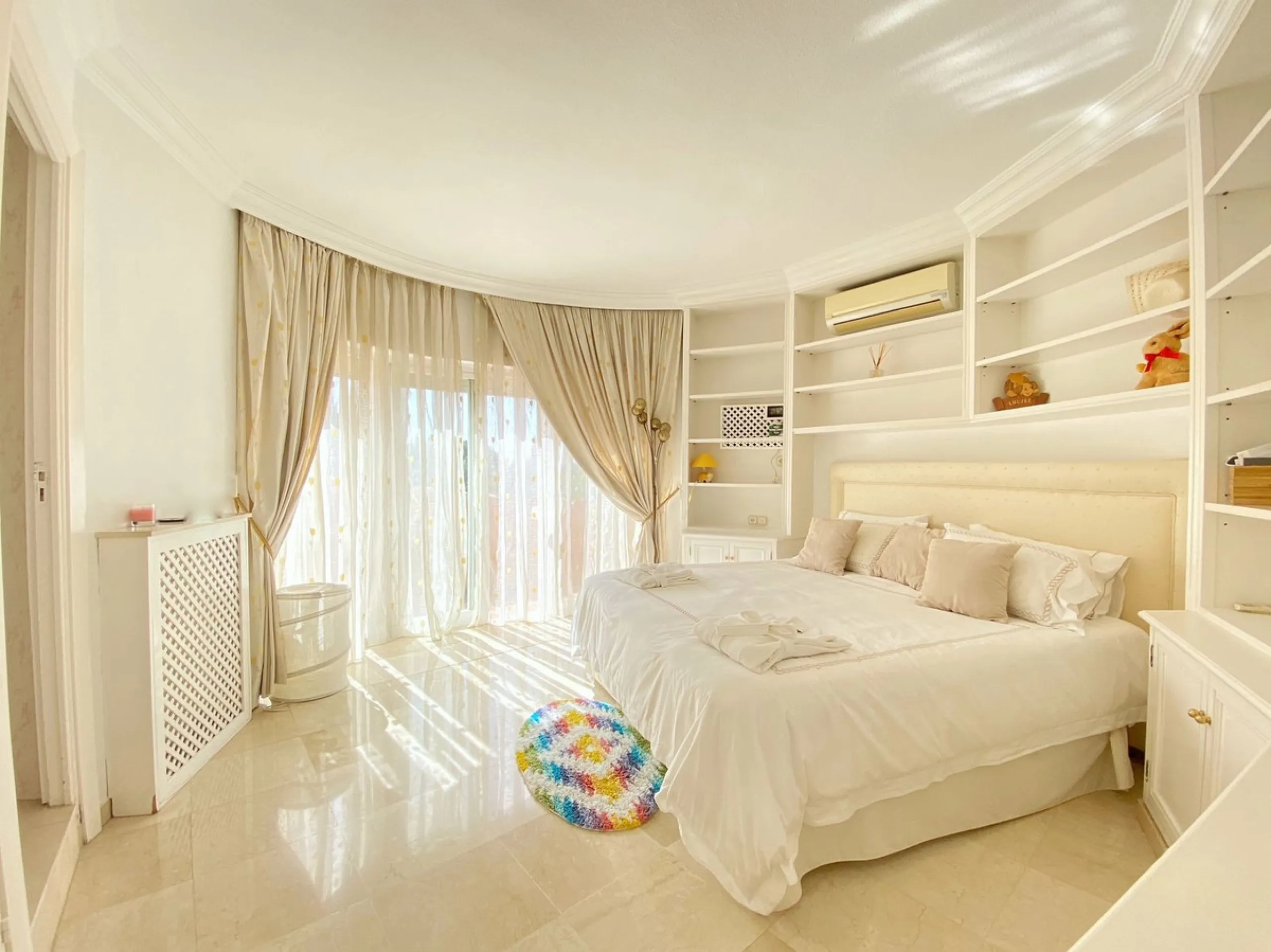 **Detached Villa  in Rocio de Nagueles  **