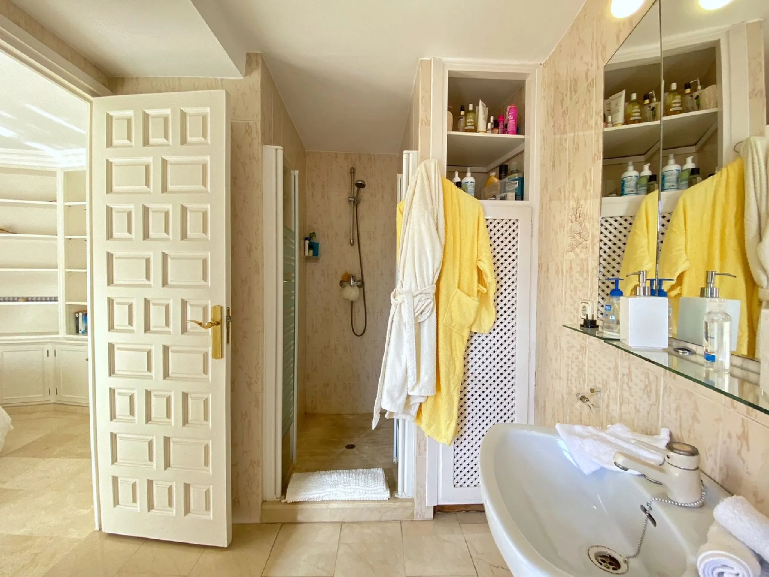 **Detached Villa  in Rocio de Nagueles  **