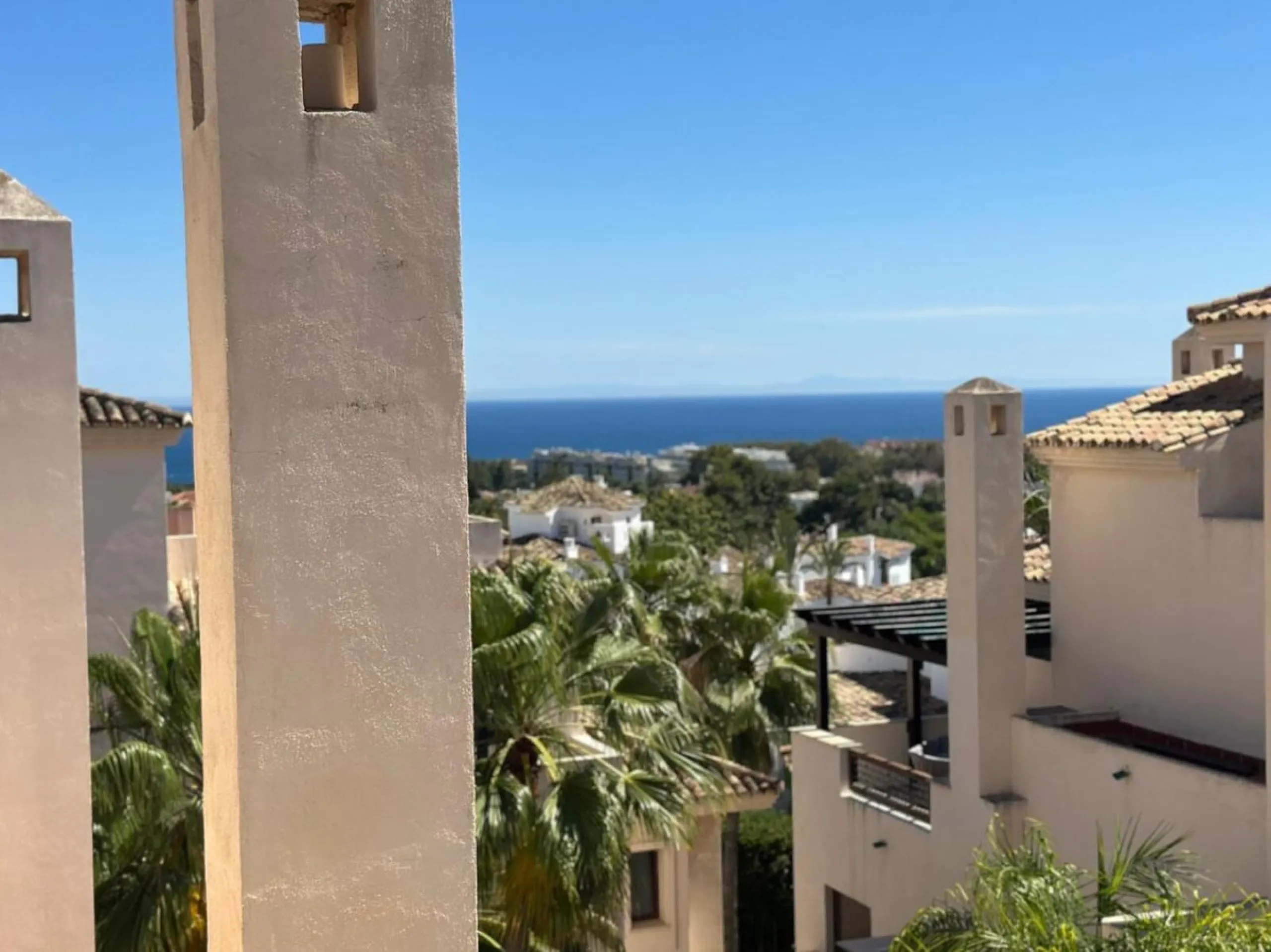 Apartment - Penthouse Duplex в продаже в Marbella, Málaga. В доме 3 спален и 3 ванных комнат. Площадь дома 160 м²