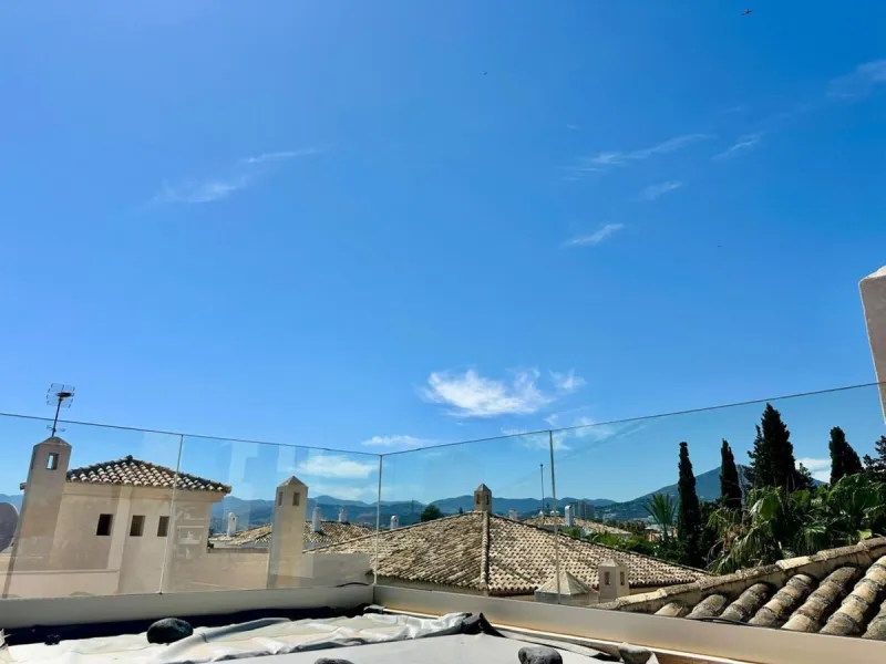Apartment - Penthouse Duplex в продаже в Marbella, Málaga. В доме 3 спален и 3 ванных комнат. Площадь дома 160 м²
