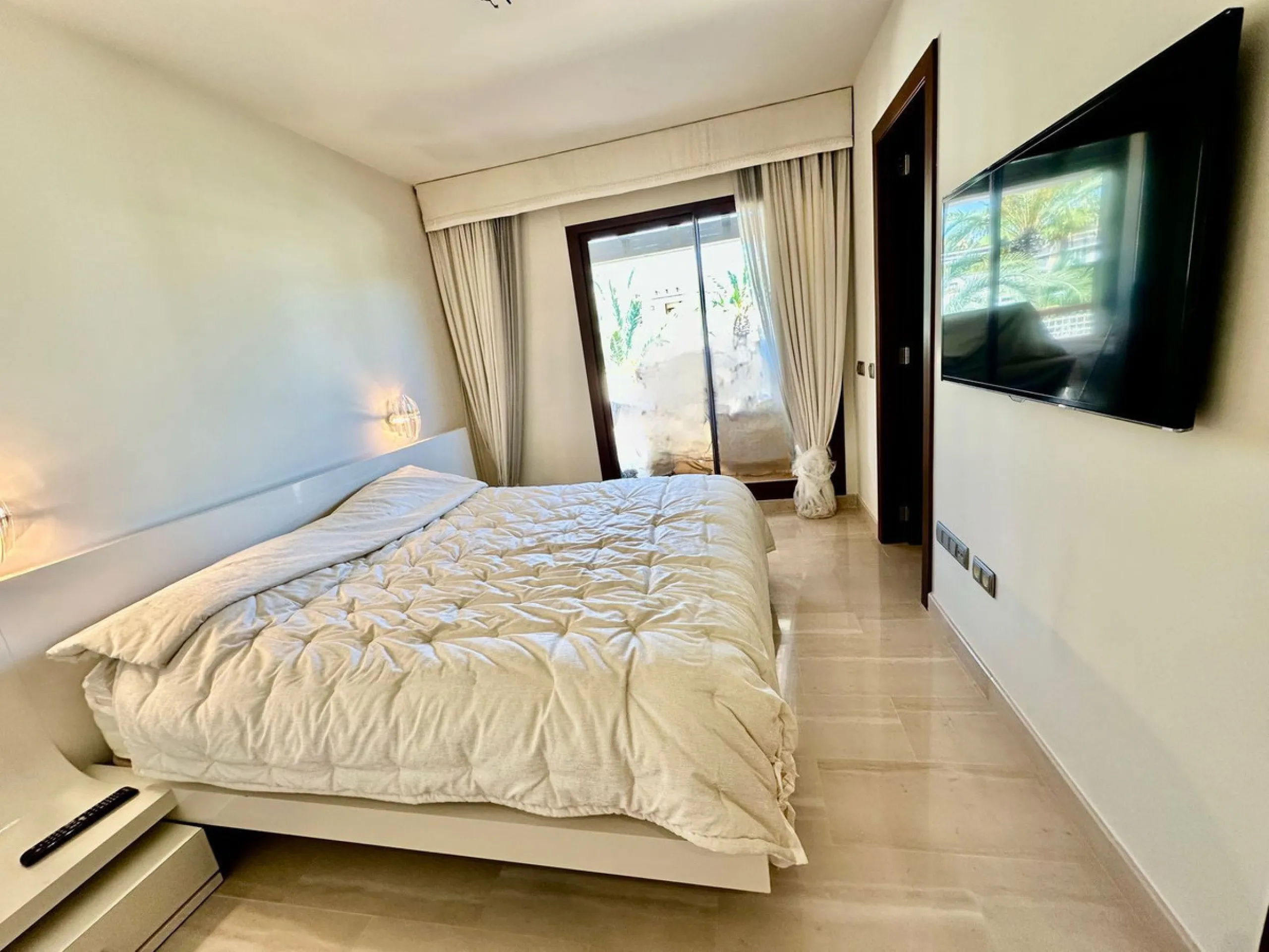 Apartment - Penthouse Duplex в продаже в Marbella, Málaga. В доме 3 спален и 3 ванных комнат. Площадь дома 160 м²